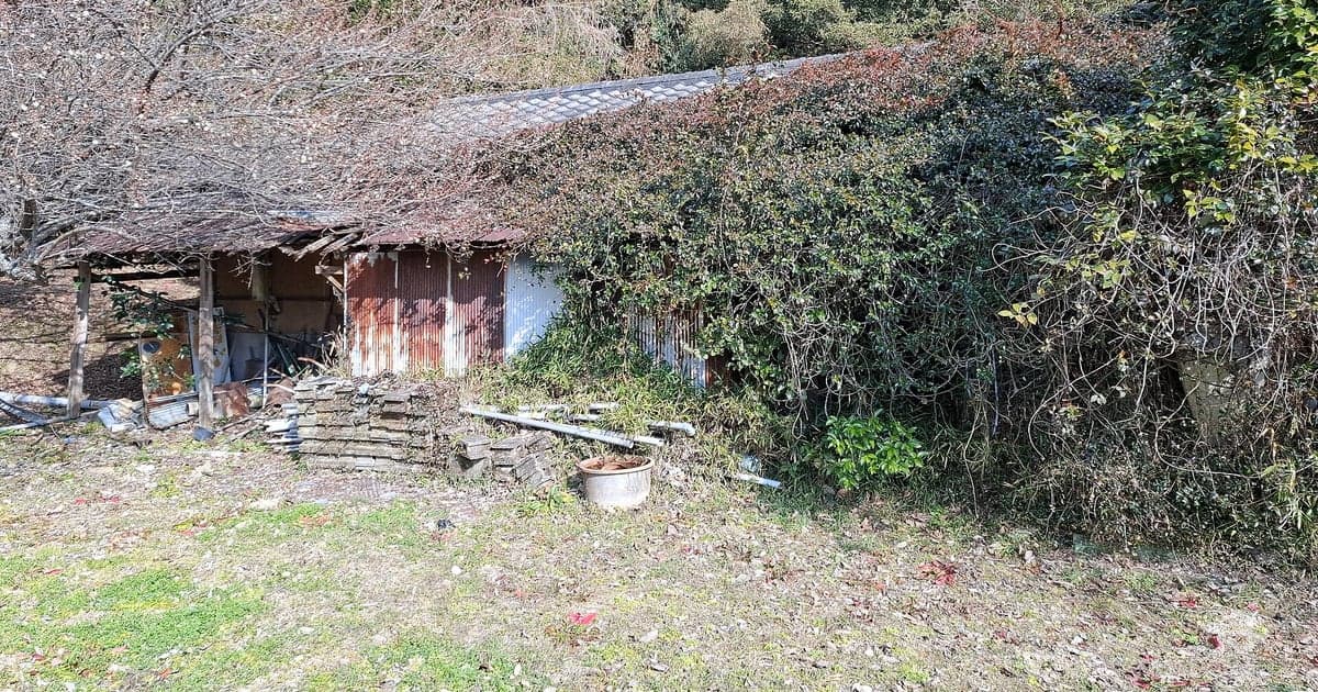 唐津市の空き家バンクで探せる住宅街の古い家並みのイメージ